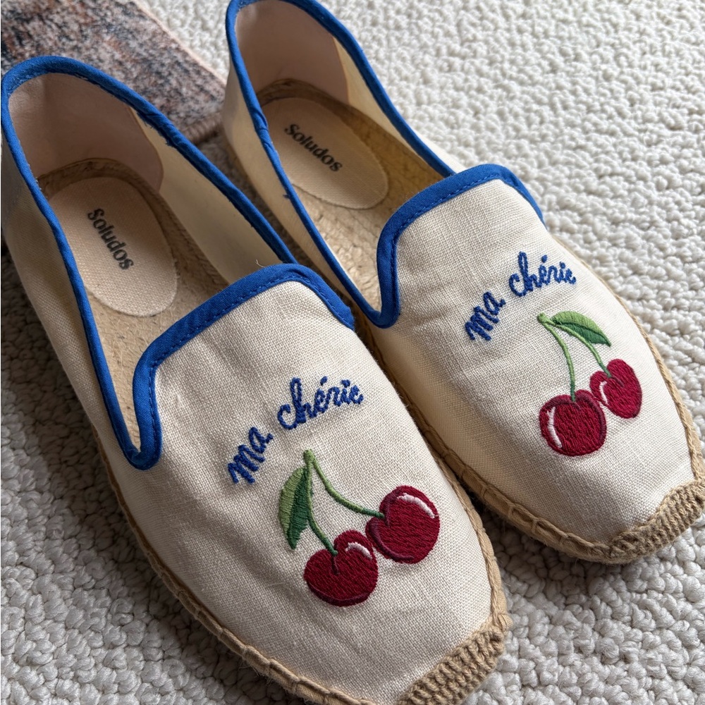 Soludos Cream Canvas “ma cherie” Espadrilles with Blue Trim